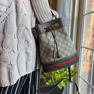 Authentic  Gucci Ophidia GG small bucket bag